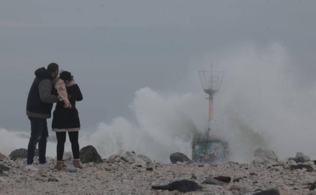 El tiempo Málaga: El temporal con vientos de 70 km/h deja ya sesenta incidencias en Málaga