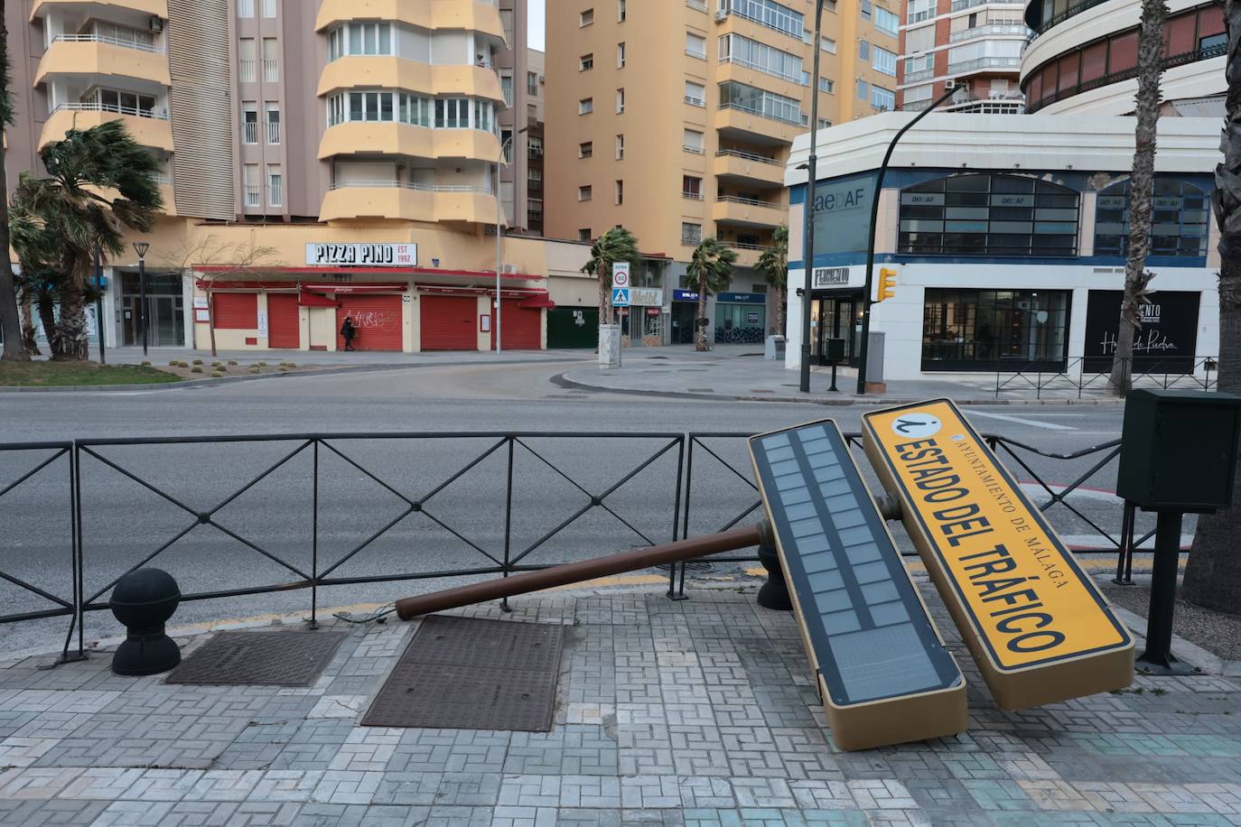 Imagen del temporal tomada en la capital, este sábado.