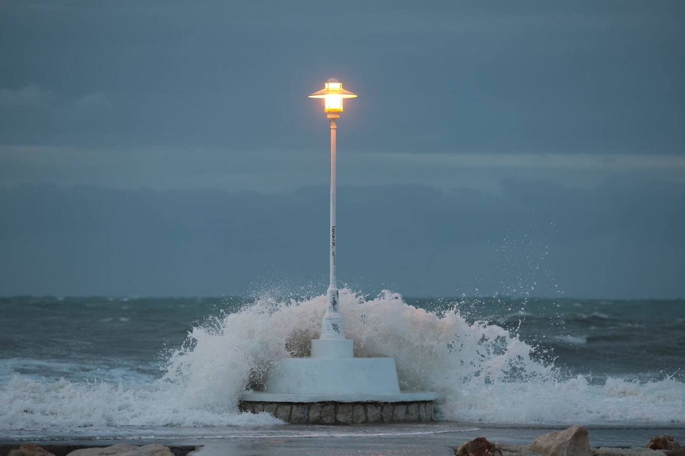 Imagen del temporal tomada en la capital, este sábado.