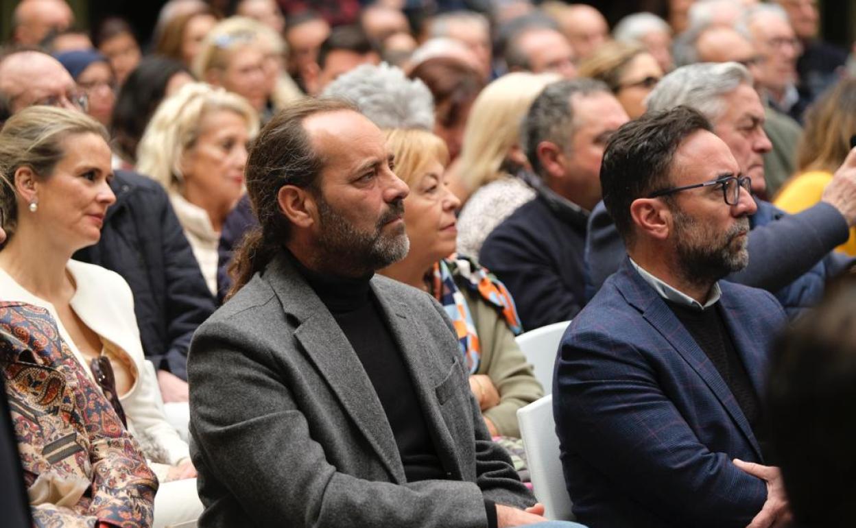 Cassá, siguiendo las intervenciones en el Palacio de Congresos de Torremolinos.