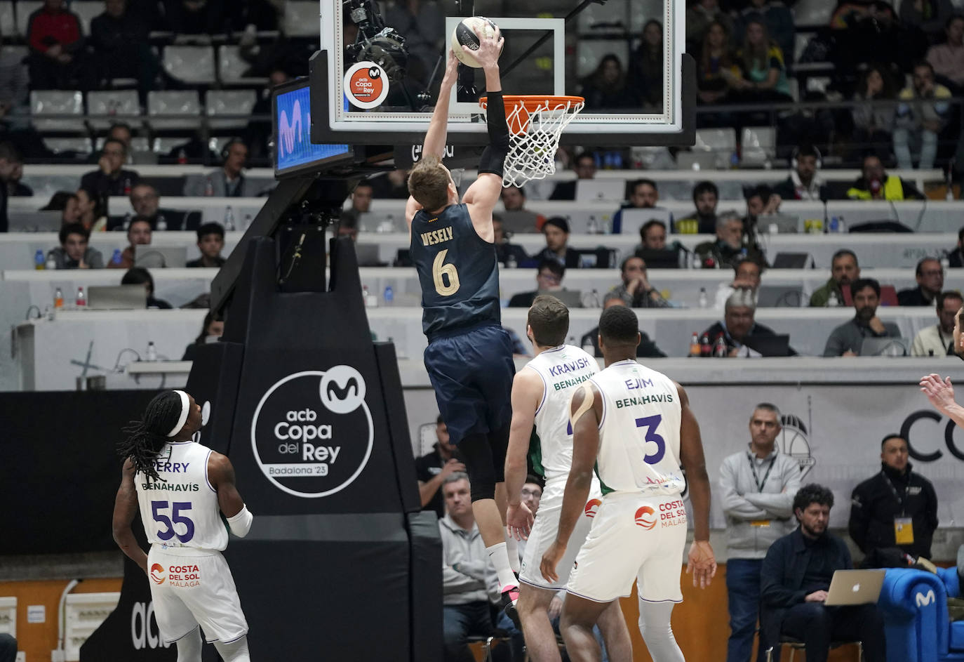 Las mejores fotografías del Barcelona-Unicaja de la Copa del Rey de Baloncesto 2023. 