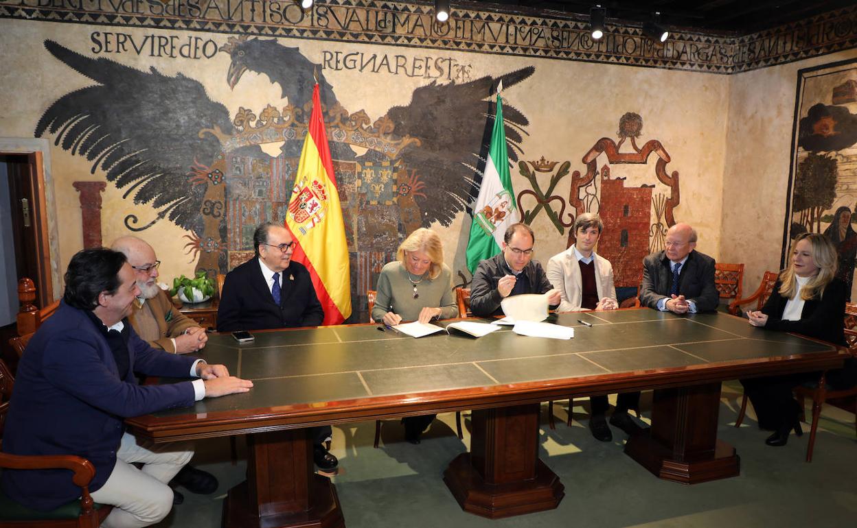 El Ayuntamiento y Cáritas han renovado el convenio para el uso gratuito del palacio de congresos.