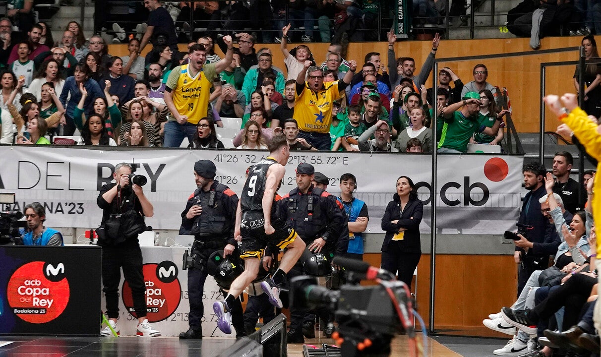 Un partido cargado de morbo y tensión disputado en el Olimpic de Badalona