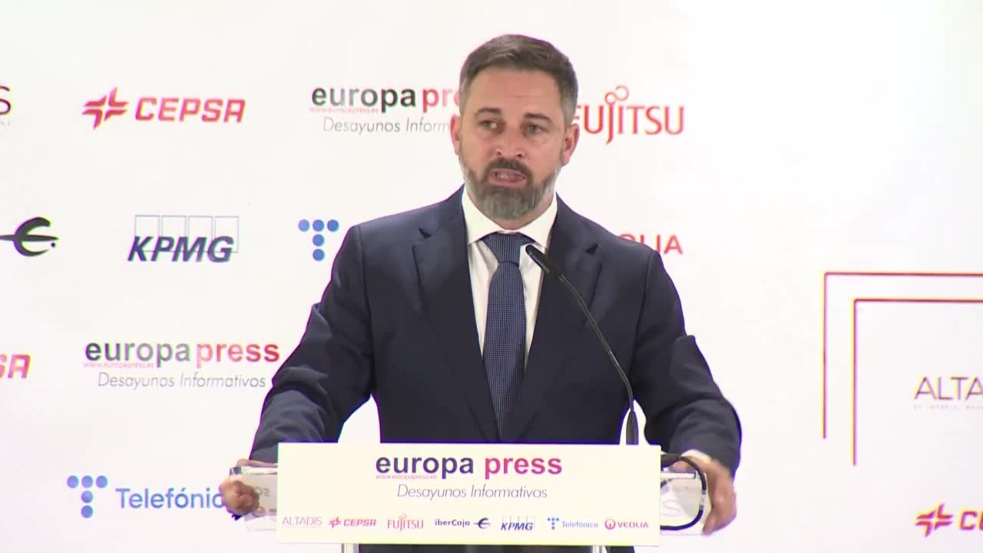 Abascal advierte que Vox no es "el coche escoba" del Partido Popular