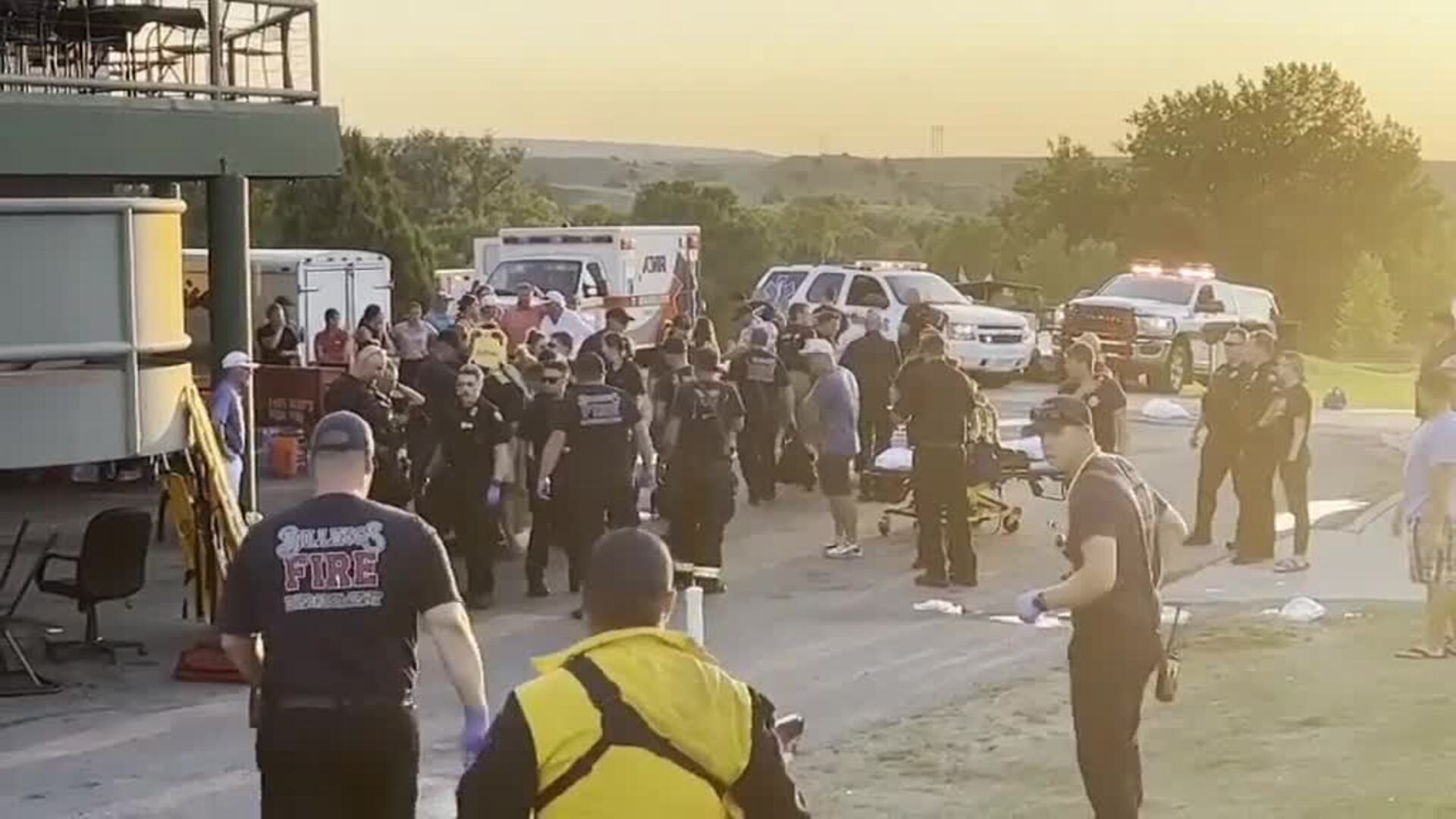Más de 30 heridos al desplomarse una terraza en un club de campo en EEUU