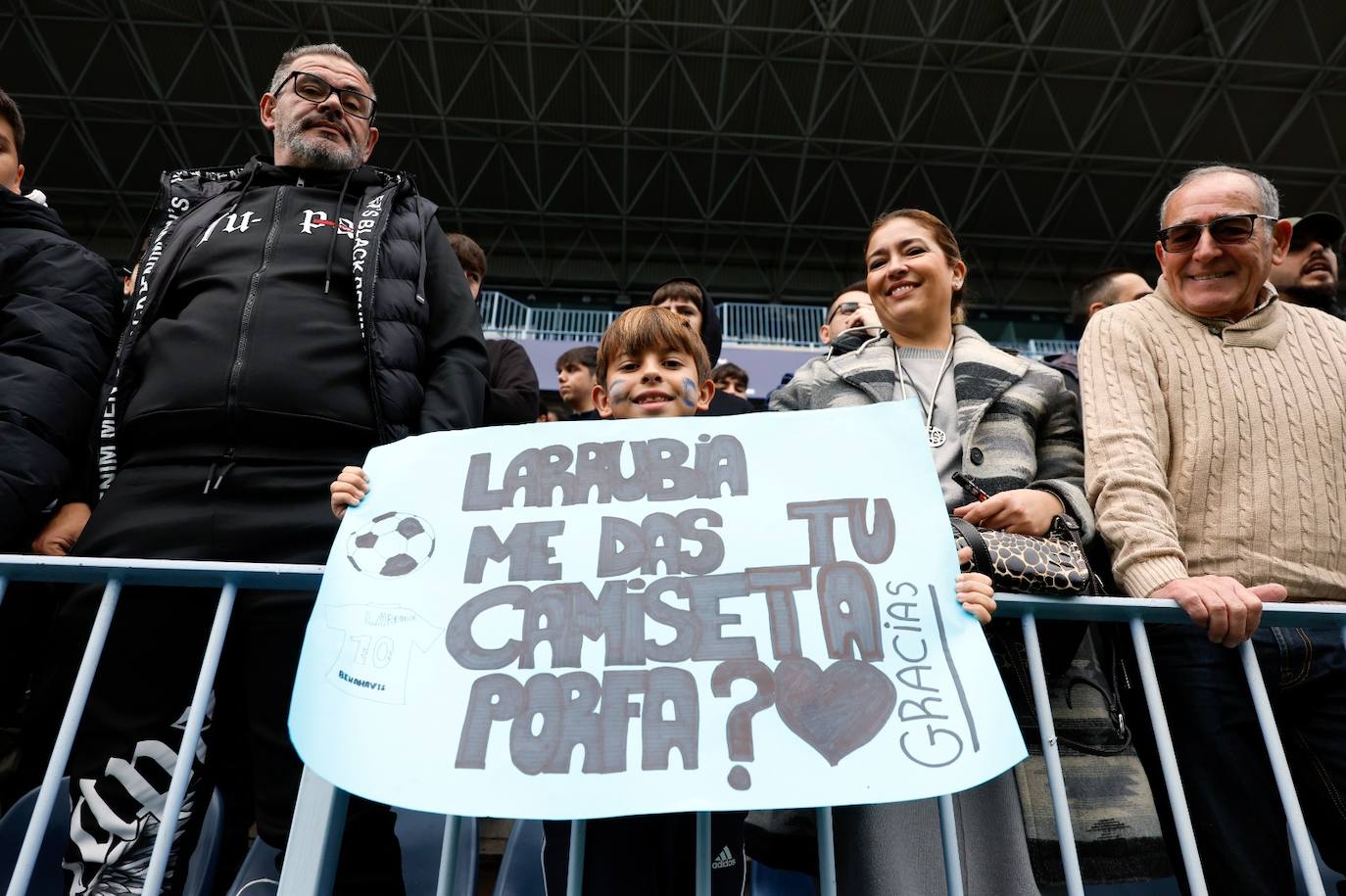 Las mejores fotos del entrenamiento de puertas abiertas del Málaga