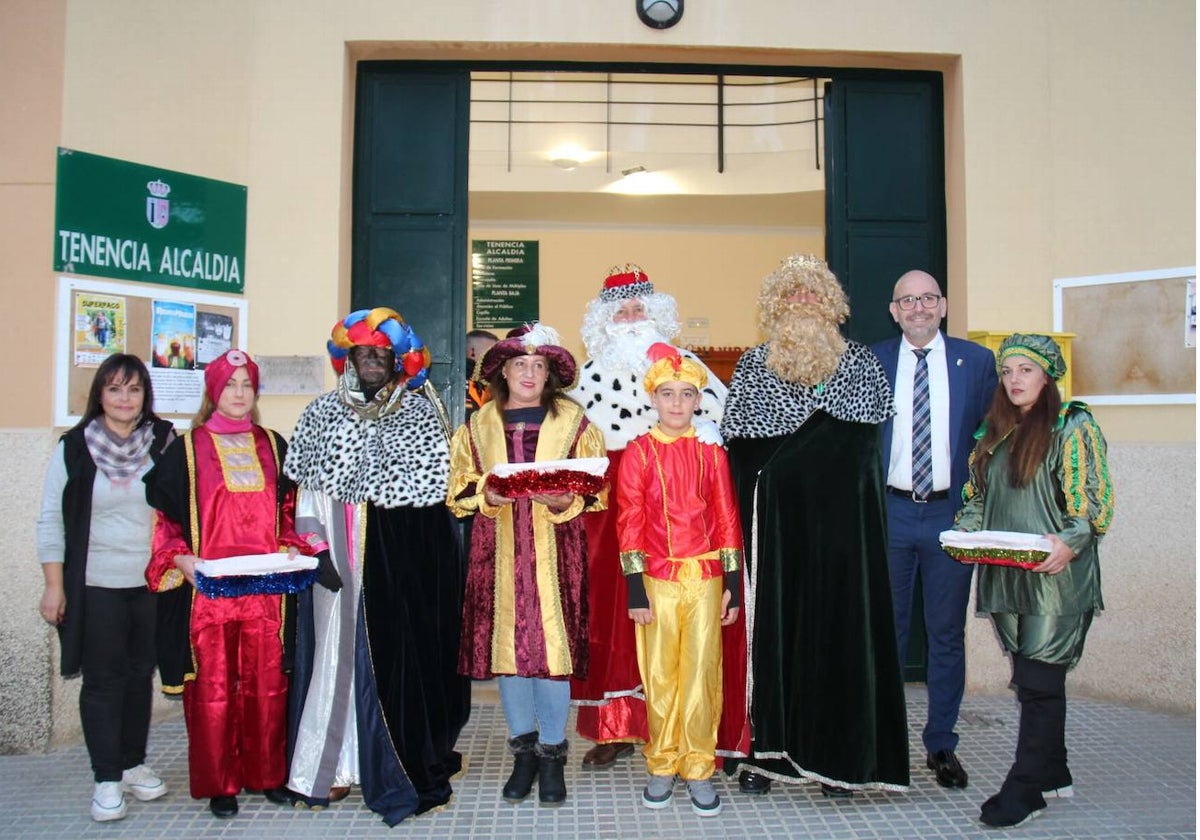 Salida de la cabalgata de Sus Majestades los Reyes Magos en la barriada El Sexmo.