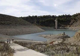 El embalse del Limonero, en la capital, ha recogido algo más de 7 litros por metro cuadrado.