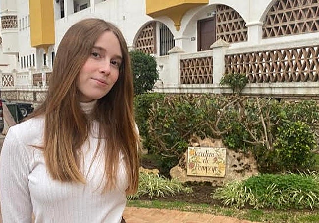 Elena Menacho González.