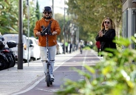 Llevar seguro sólo es obligatorio para las empresas de alquiler de patinetes.