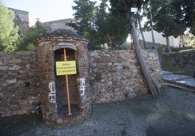 Garita apuntalada en el castillo de Gibralfaro.