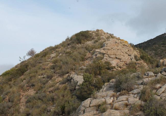 La ruta pasa junto al cerro de los Castillejos