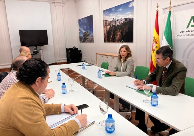 Imagen de la reunión entre la Junta y los representantes del sector agrícola en Málaga.