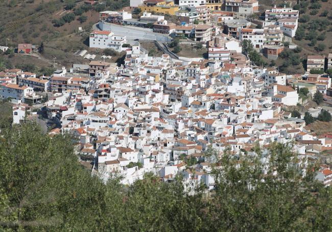 Vista panorámica de Arenas, desde donde comienza la ruta.