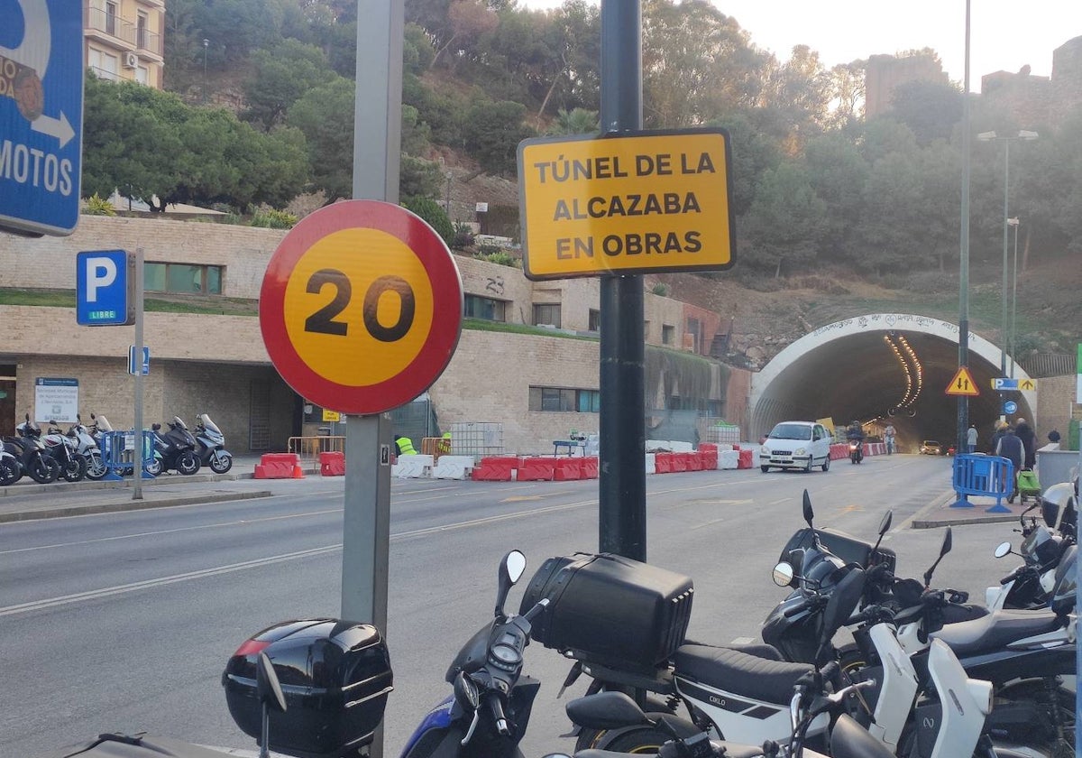 Vista de los trabajos del túnel y de las entradas y salidas del parking en la plaza Jesús El Rico.