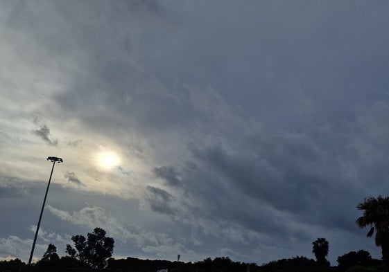 Estado de los cielos, esta mañana en Málaga.