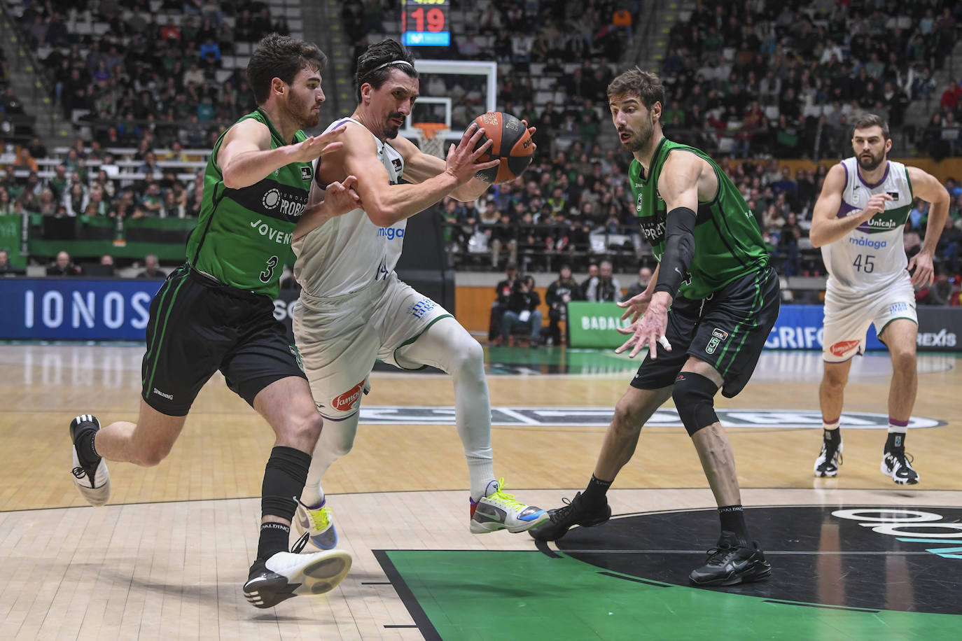 El Joventut-Unicaja, en imágenes