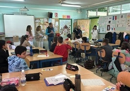 Visita al colegio Cervantes para dar a conocer la campaña de ahorro de agua.