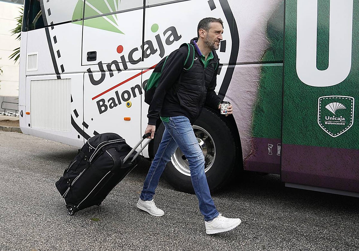 Ibon Navarro, a punto de subirse al autobús del Unicaja.