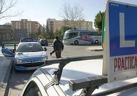 Últimos días para apuntarse al curso de la DGT para ser uno de los 3.500 profesores de autoescuela que se demandan