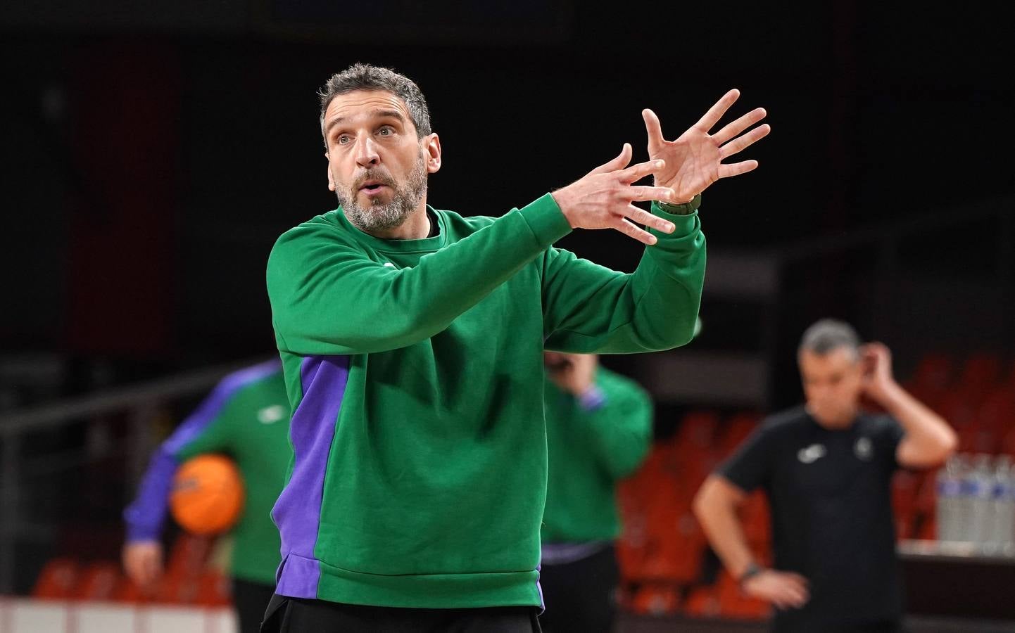 El Unicaja se entrena en la casa del Cholet