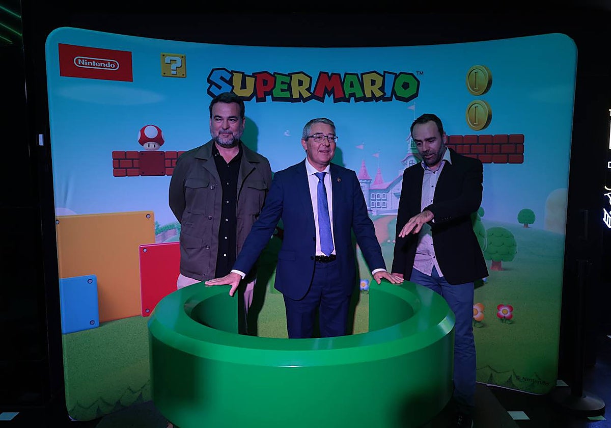 Javier Ramos, Francisco Salado y Santiago Bustamante, antes de hacer el balance esta mañana en OXO Museo del Videojuego.