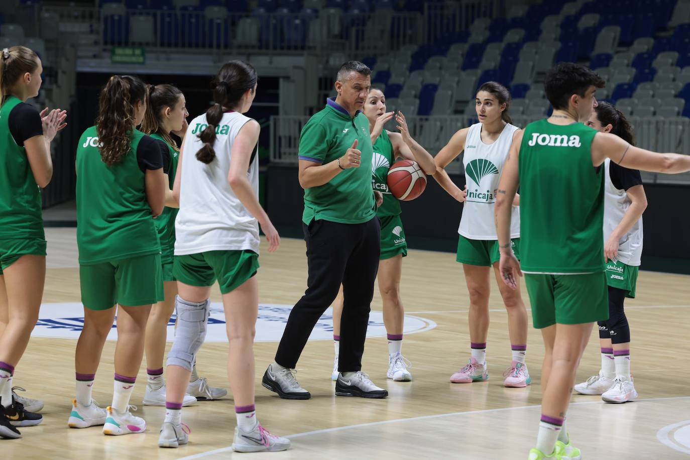 El Unicaja Mijas se entrena en el Martín Carpena