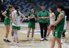 El Unicaja Mijas se ejercitó hoy en el Carpena.