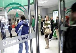 El paro sube en 20.077 personas en enero en Andalucía y vuelve a superar la barrera de los 700.000 parados