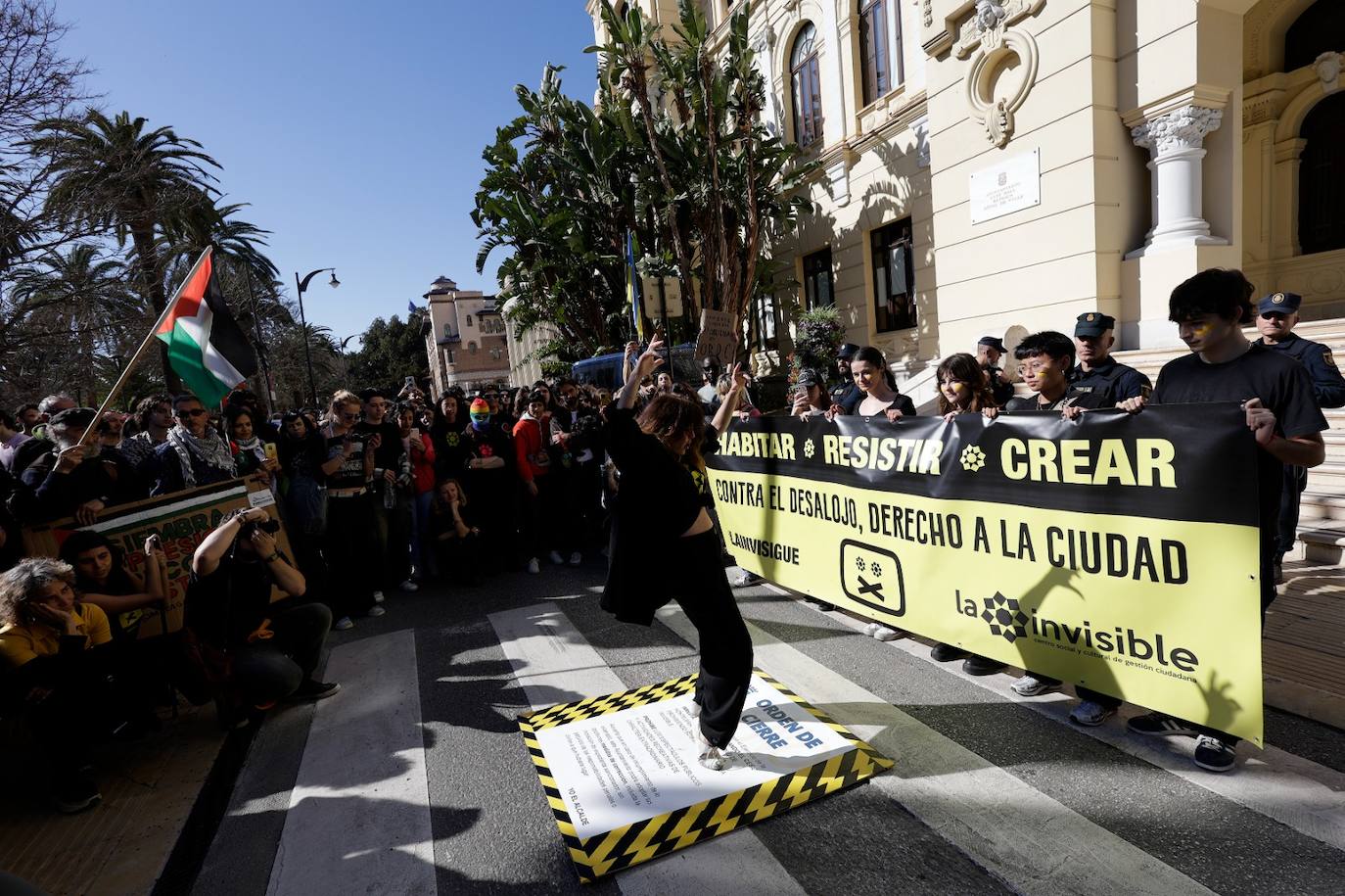 Así fue la manifestación en Málaga en defensa de La Invisible