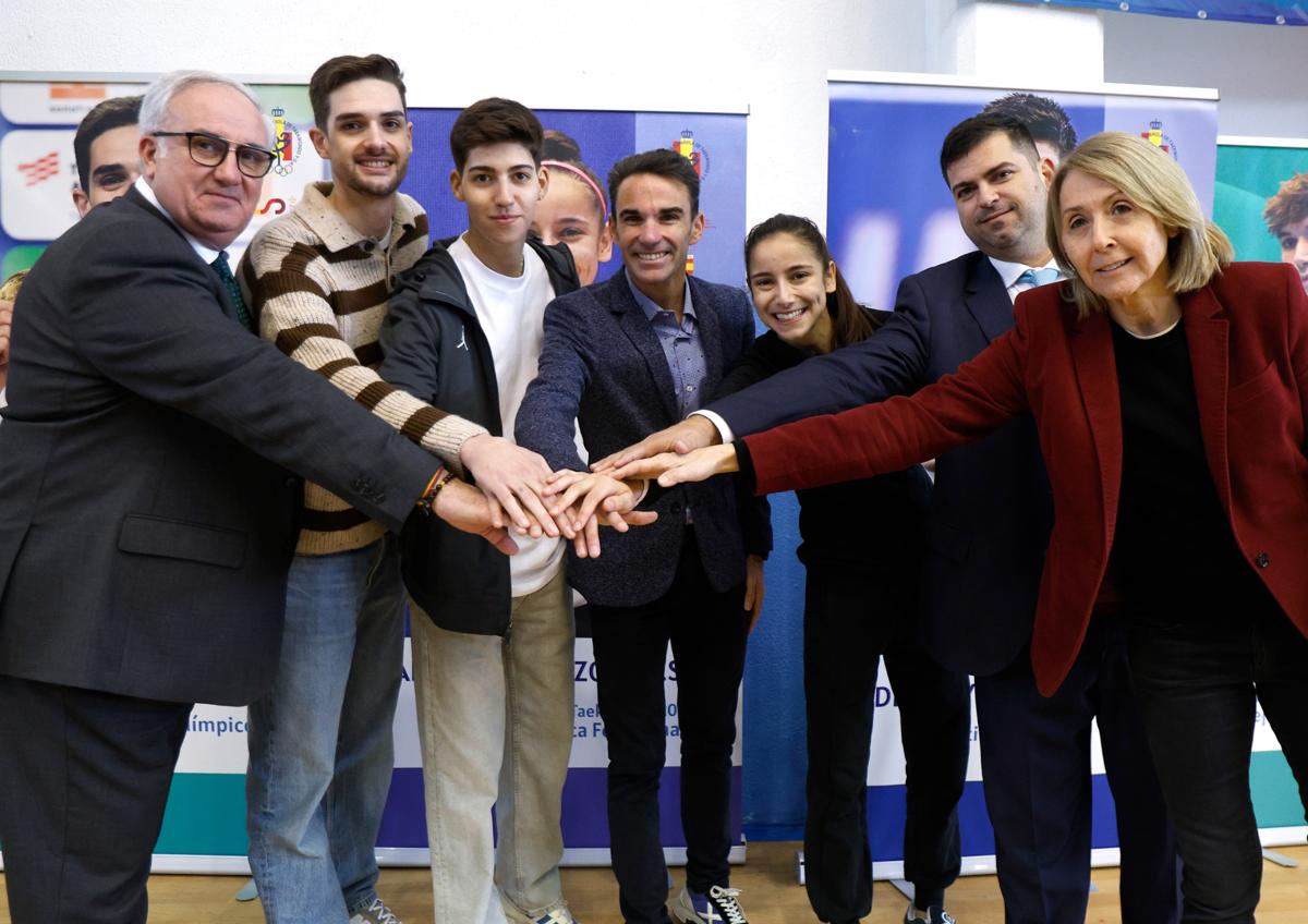 Imagen secundaria 1 - La subcampeona olímpica de Taekwondo Adriana Cerezo da un recital en Málaga