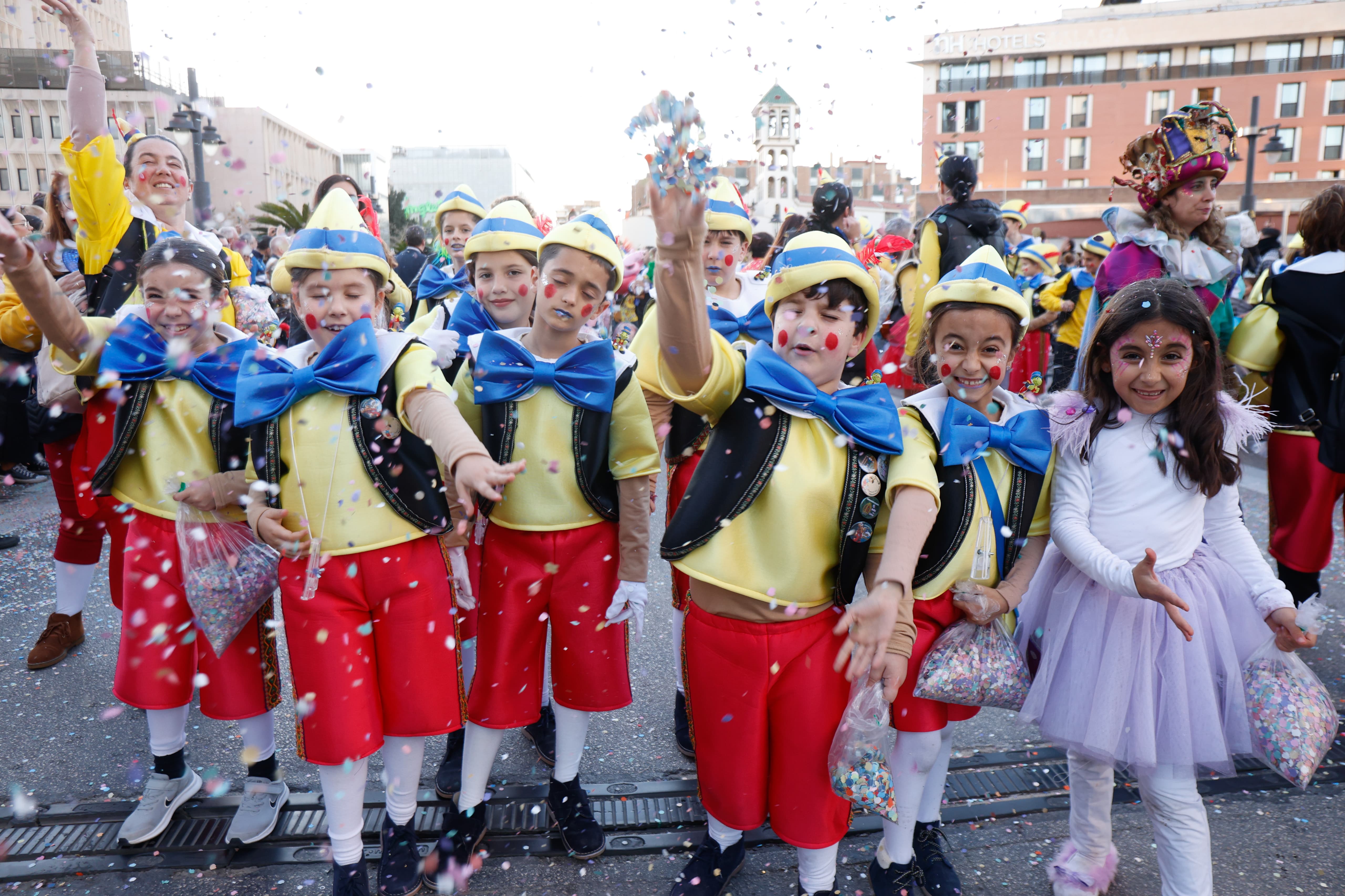 Las mejores imágenes del desfile del Carnaval de Málaga 2024