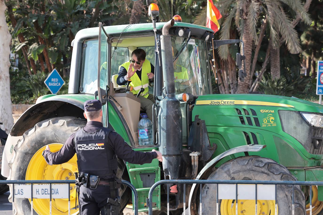 La protesta de los agricultores malagueños, en imágenes