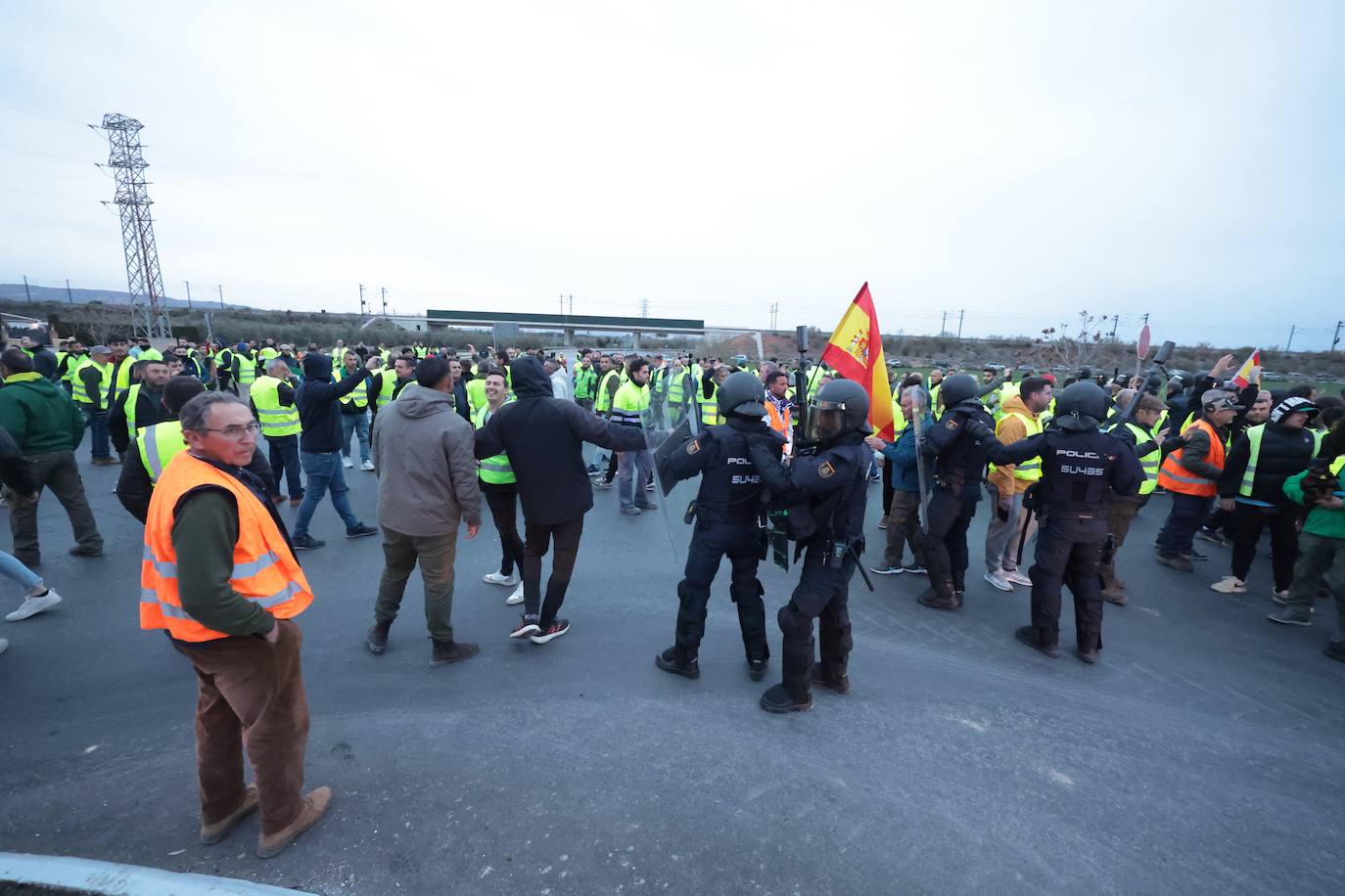 Tensión en Antequera entre agricultores y policías