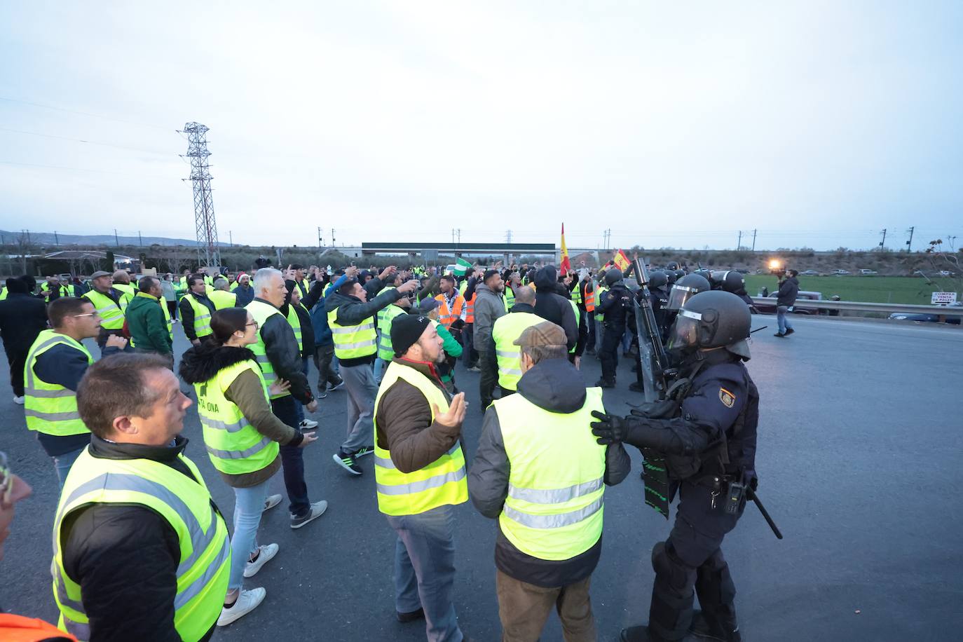 Tensión en Antequera entre agricultores y policías