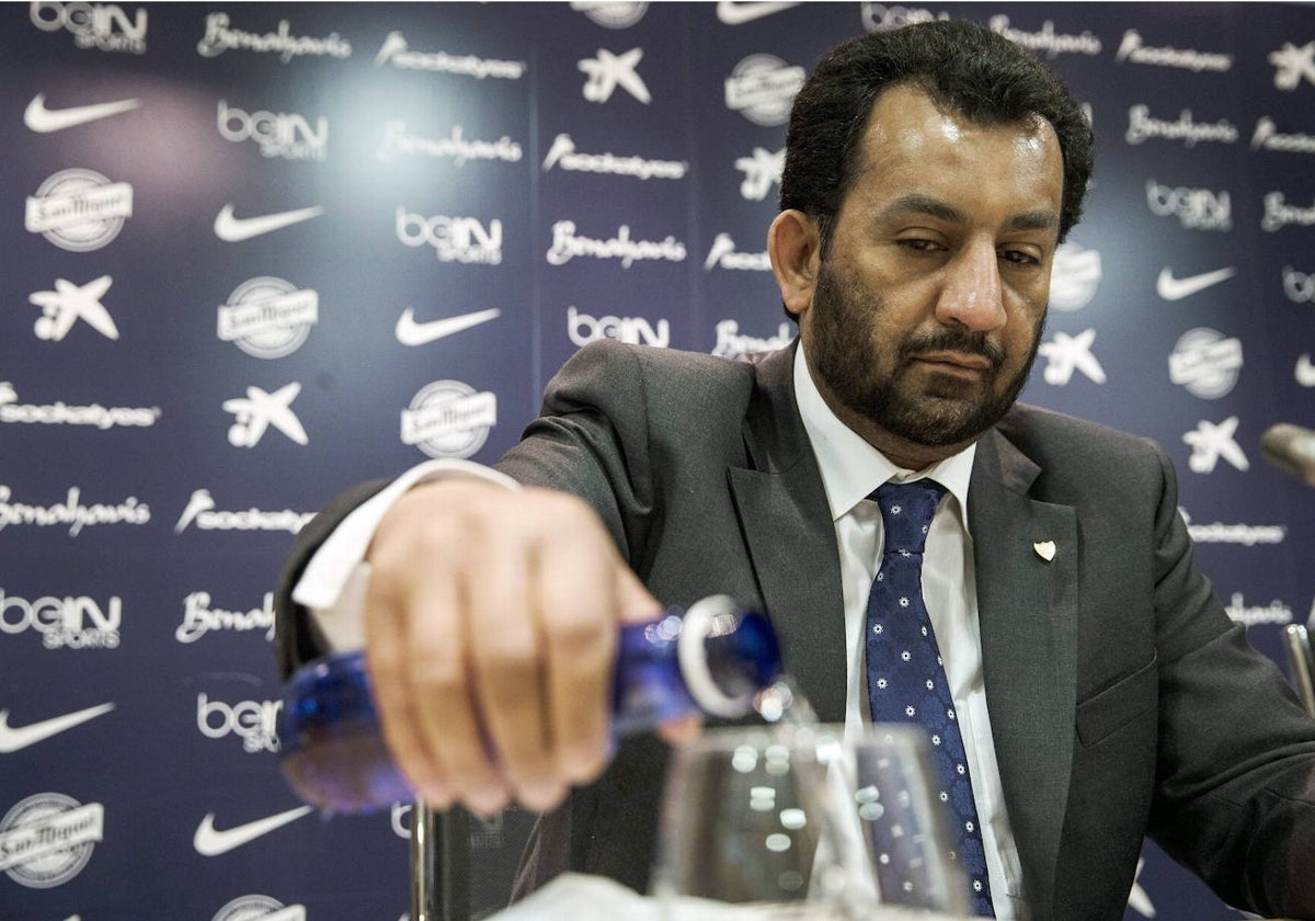 El jeque Al-Thani, en la sala de prensa de La Rosaleda.