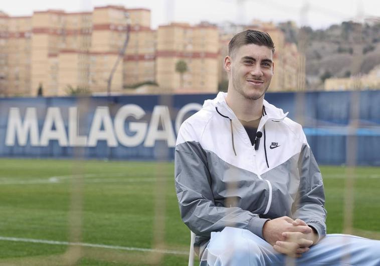 Roberto, durante la entrevista con SUR en el Anexo de La Rosaleda.