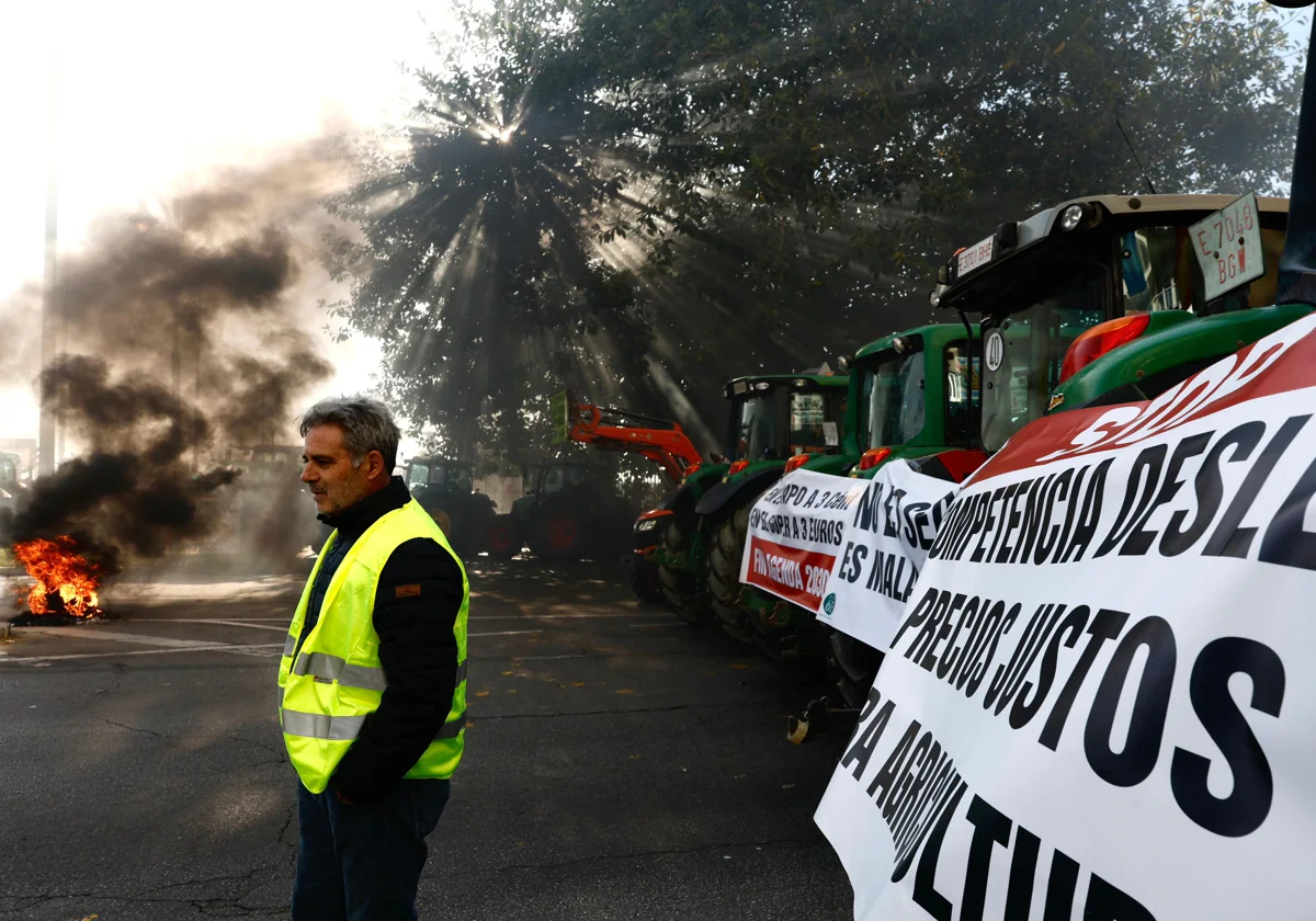 Carreteras cortadas este viernes por la huelga de agricultores, consulta el  mapa actualizado de la DGT