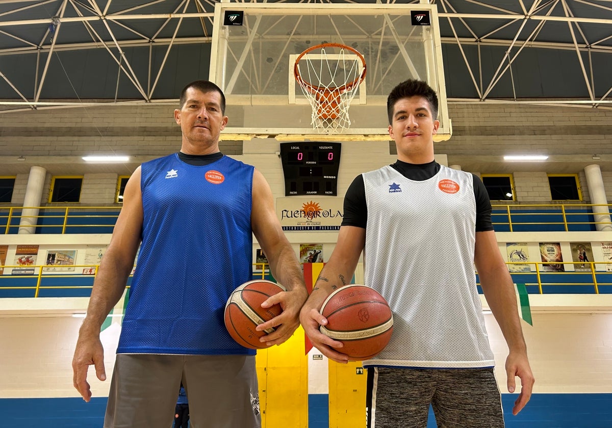 Rubén 'Colo' Wolkowyski (izquierda) y su hijo Thomas (derecha), en el pabellón Juan Gómez 'Juanito' de Fuengirola.