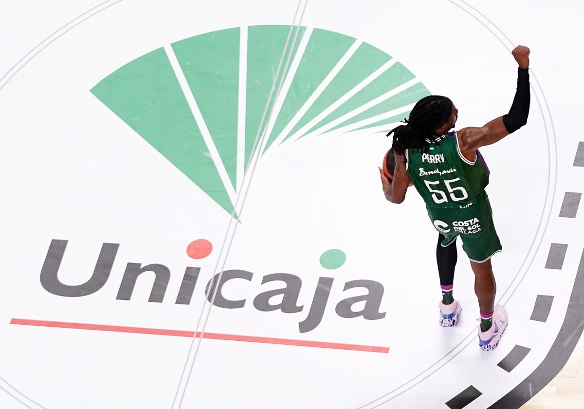 Perry marca una jugada durante un partido en el Palacio.