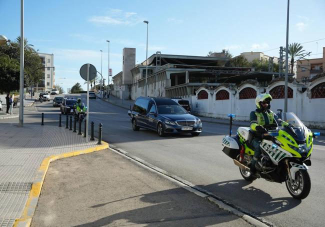 Llegada del cuerpo del guardia civil fallecido en Barbate por una narcolancha a la Comandancia de Cádiz