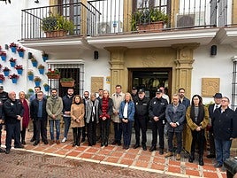 Minuto de silencio a las puertas del Ayuntamiento de Marbella.