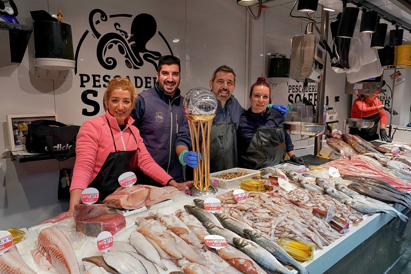 El trofeo de la Copa del Rey se pasea por Málaga