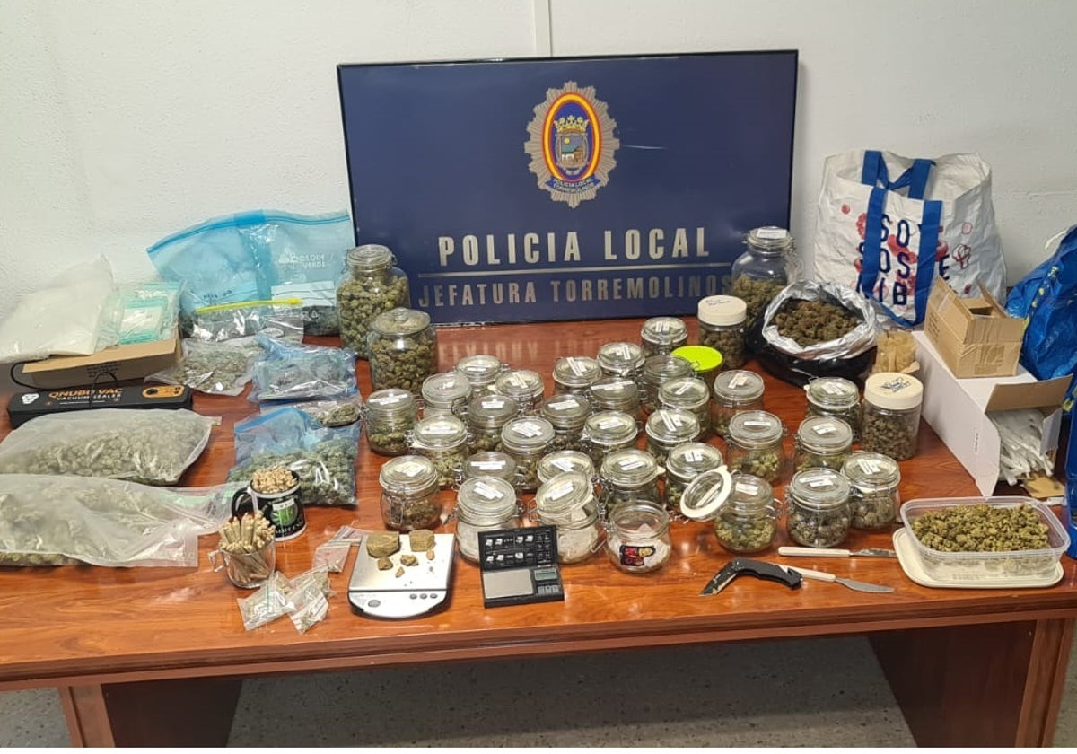 Sustancias estupefacientes y otros elementos intervenidos por la Policía Local de Torremolinos.