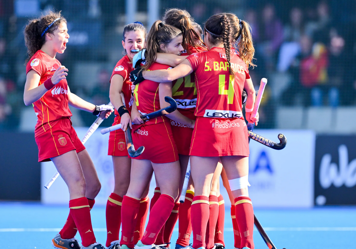 La selección femenina de hockey se prepara para los Juegos Olímpicos en Benalmádena