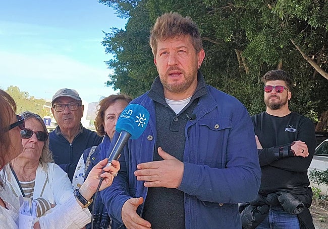 Nico Sgugilia, este martes, en el cauce del río Guadalmedina.