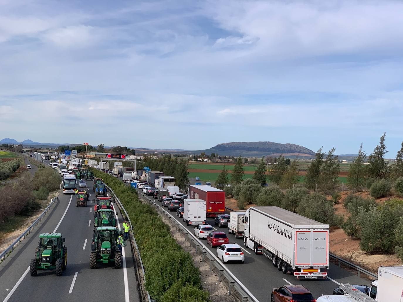 Los tractores vuelven a cortar varias carreteras en la provincia Málaga