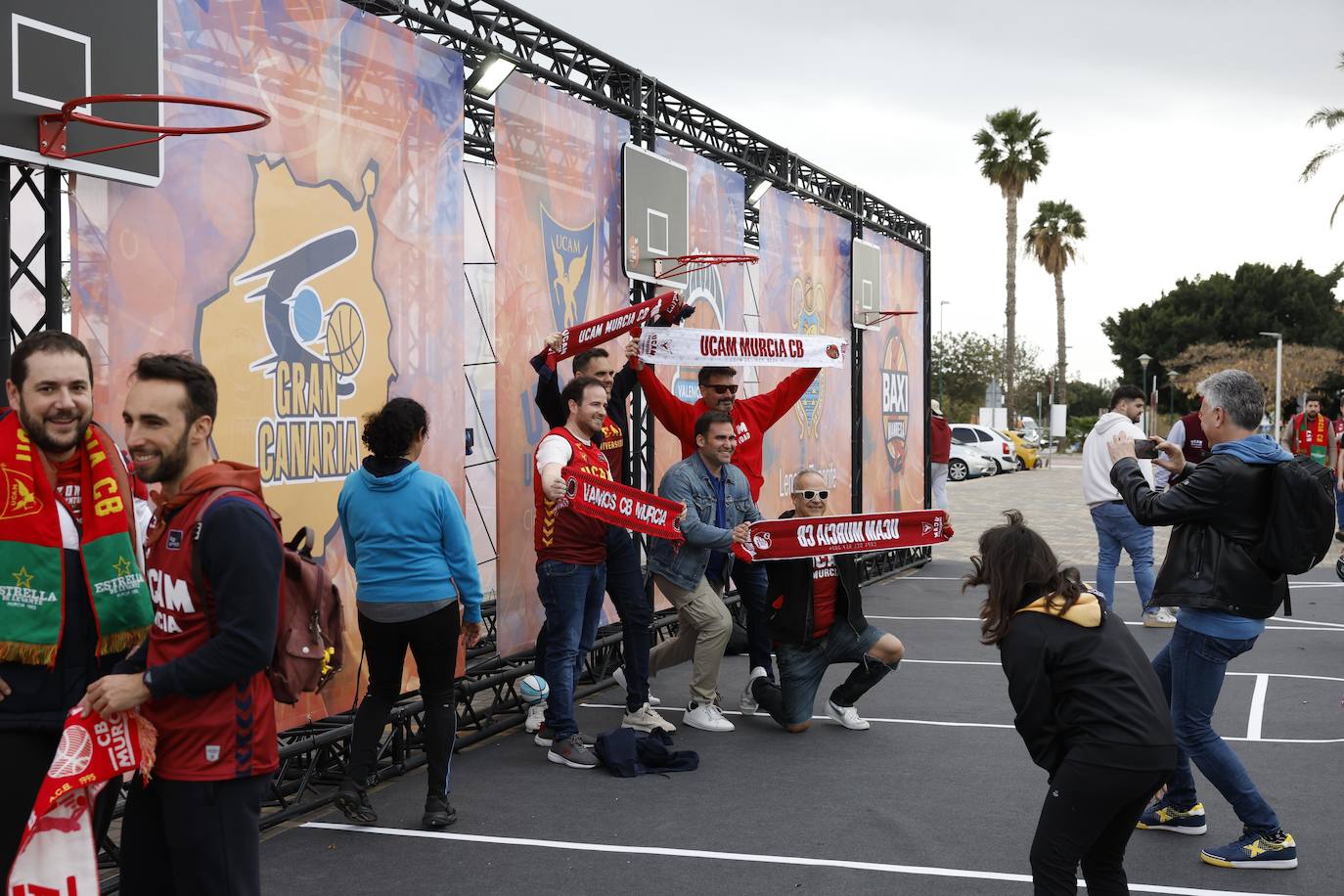 Ambiente antes del primer partido copero
