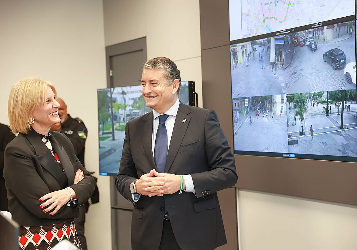 Antonio Sanz, este viernes en un acto con la alcaldesa de Jerez, María José García-Pelayo.