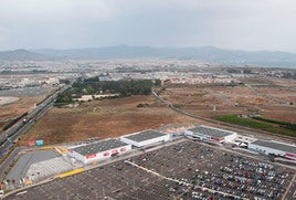 El nuevo vial comunicará el centro comercial Plaza Mayor directamente con la N-340.